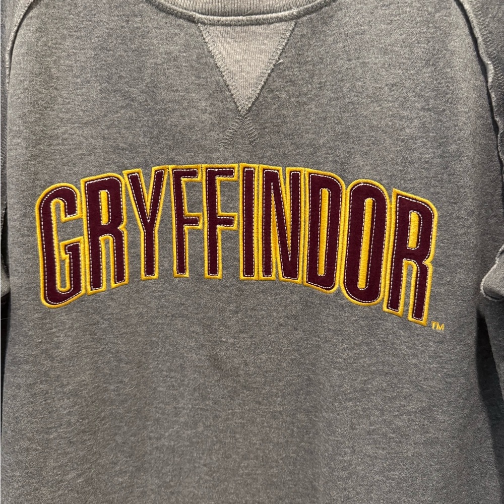 Universal Studios Authentic Gryffindor Sweatshirt… - image 4